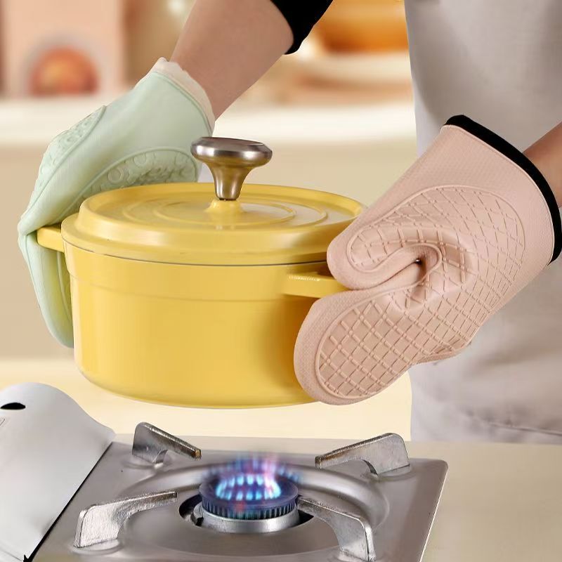 قطعتان من قفازات العزل الحراري - مراجعة Kitchen Baking Gloves وسعره