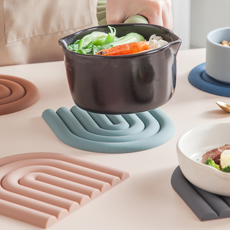 قوس قزح سيليكون الجدول حصيرة ك - مراجعة Kitchen Baking Pan Organizer وسعره